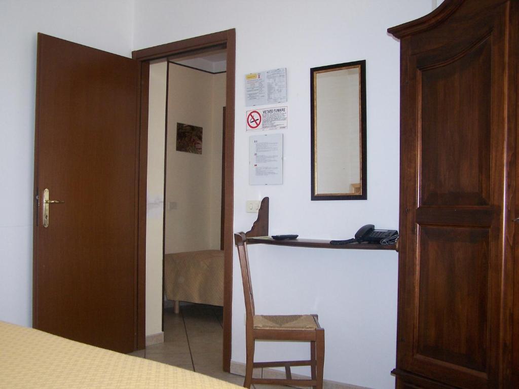 Hotel Ristorante La Torretta Bianzè Chambre photo